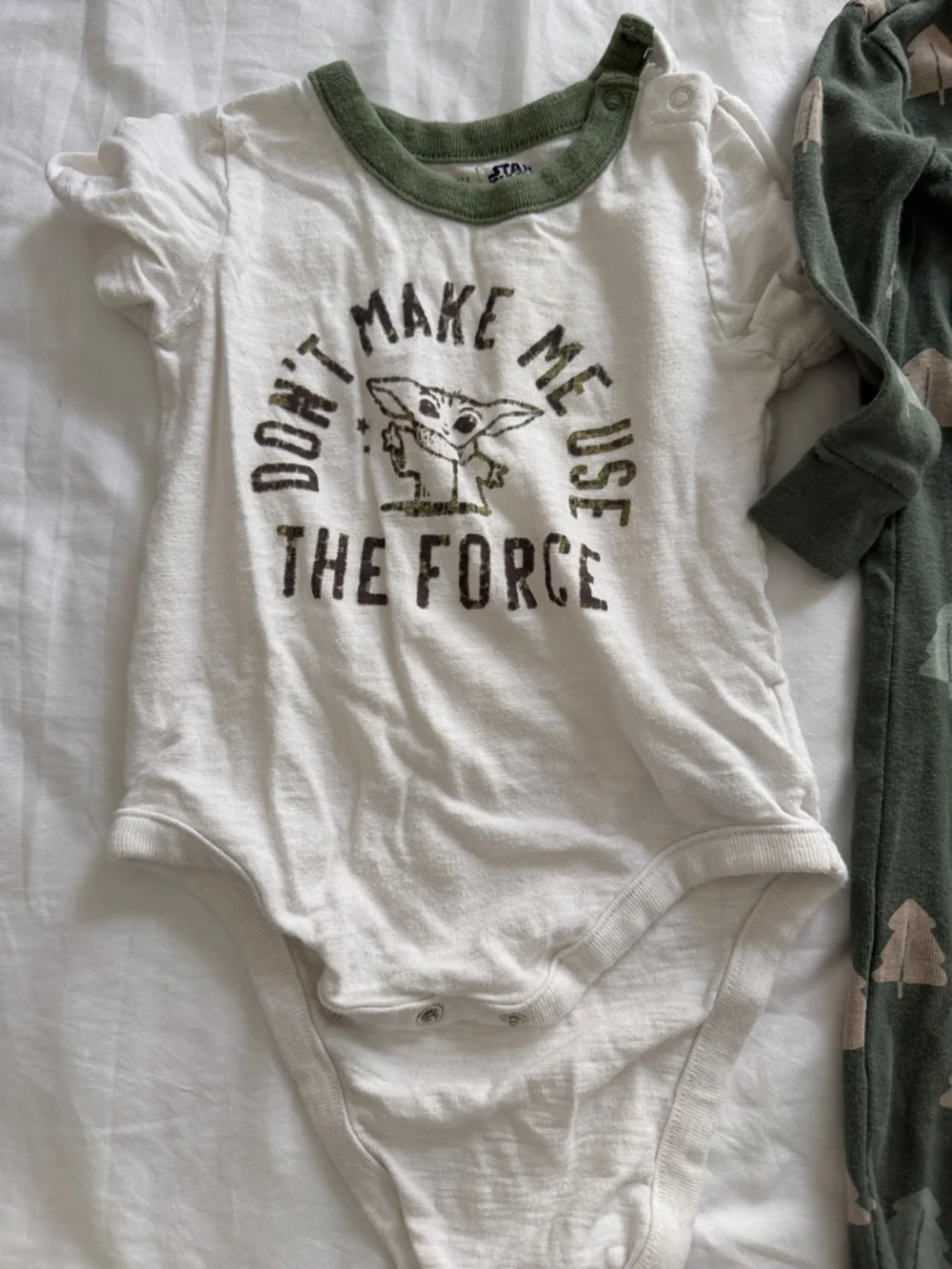 Bay 9-12 months clothing bundle rainbow- Star Wars- trees
